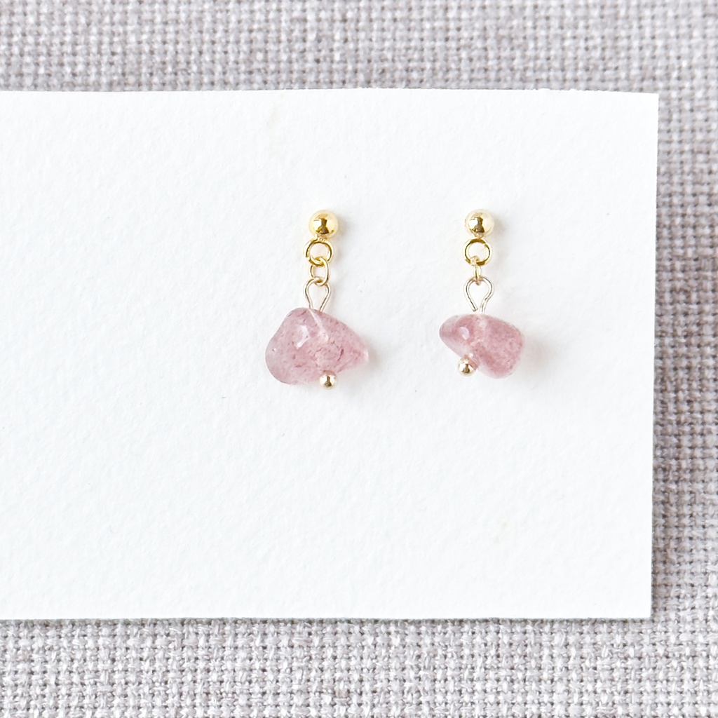 No.212 ストロベリークオーツ さざれ石の一粒ピアス