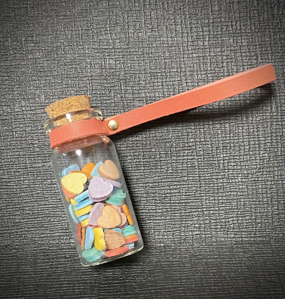 ガラス小瓶　牛本革　ハート　パステルカラー　ピンク色革
