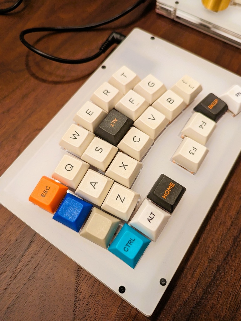 Sazanami Split 【自作キーボードキット】