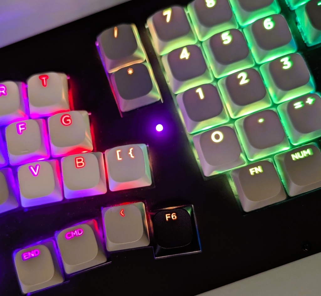 TRINITY-C+【自作キーボードキット】