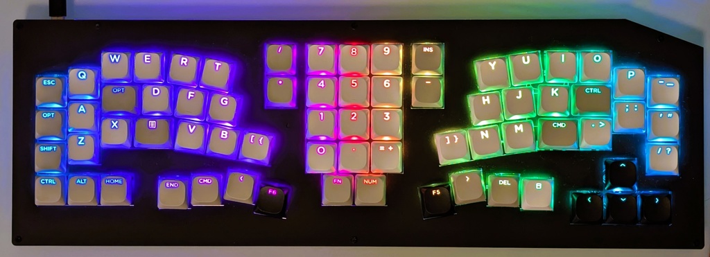 TRINITY-C+【自作キーボードキット】