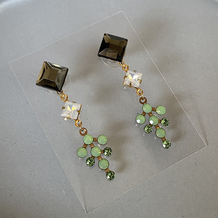 【7/13 22時販売】膝丸イメージピアス(ヴィンテージグラスver.)