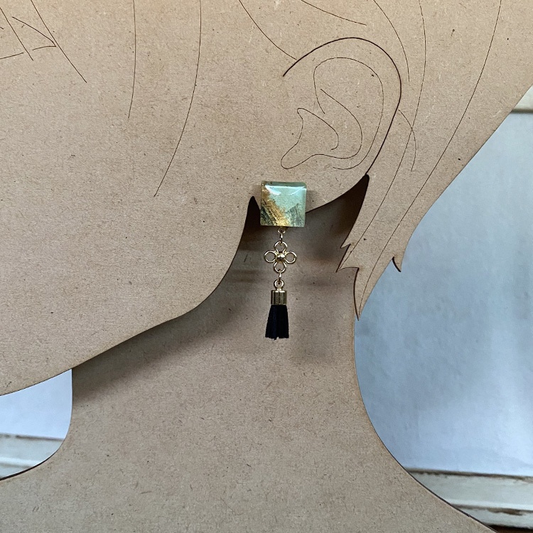 【7/12(水)22時販売】膝丸イメージピアス(スクエアタッセルver.)