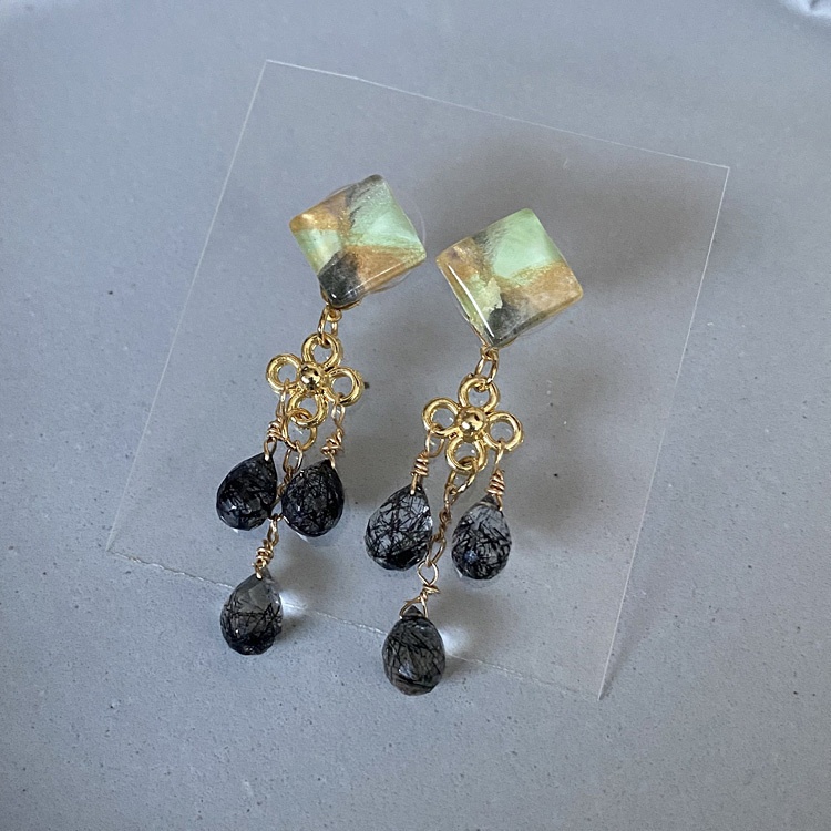 【7/12(水)22時販売】膝丸イメージピアス(ブラックルチルクォーツver.)