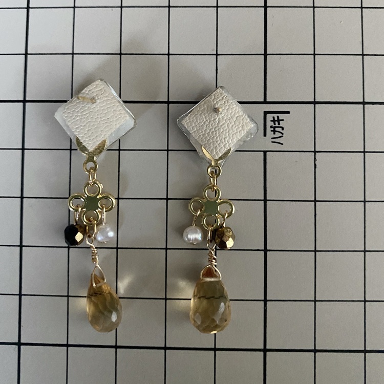 【7/12(水)22時販売】髭切イメージピアス(KANI 北野の梅ver.)