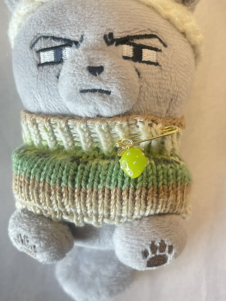 いちごブローチ/黄緑