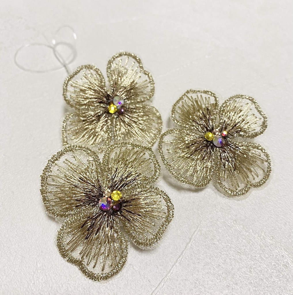 お花のヘッドアクセサリー