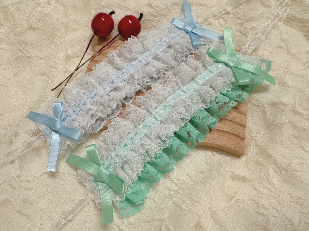 メイド気分　ブルー（左）