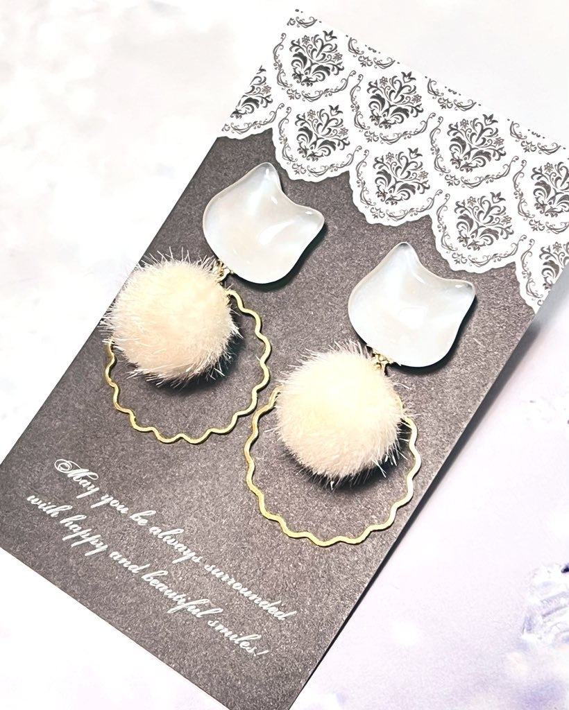 魔法使いの約束【光る猫うさぎ】イヤリング