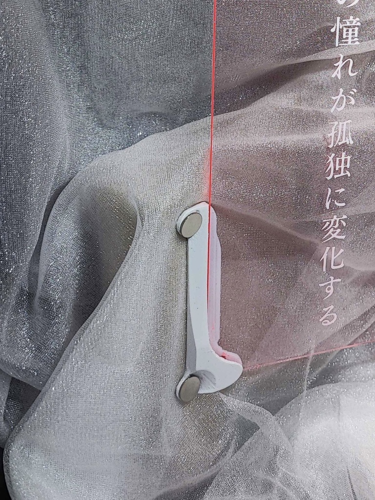 短歌のアクリルパネル【生きたいと願えた跡はお揃いのアームカバーで守っていくね】