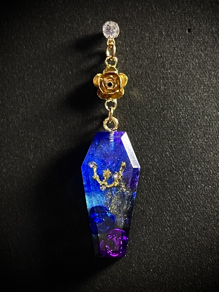 水瓶座と宇宙のピアス・イヤリング・チャーム(金色ストラップ紐付き)