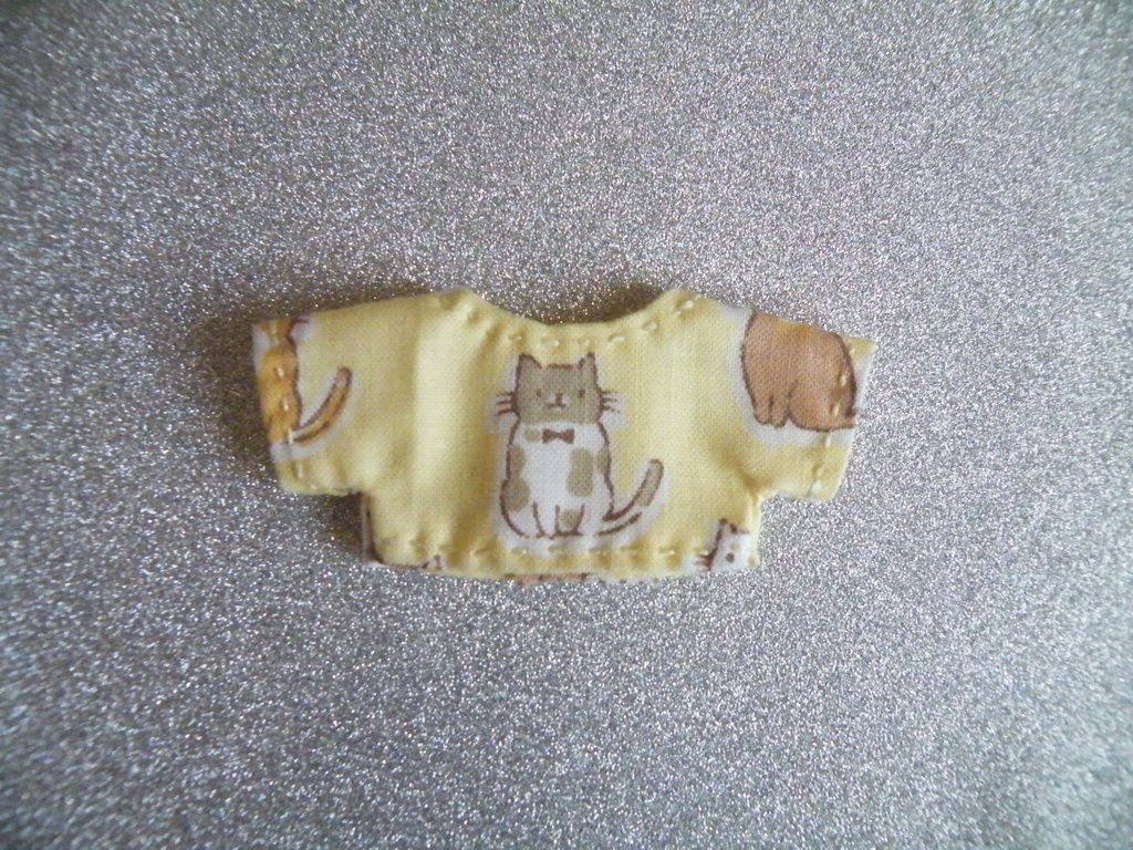 ねこ柄シャツ