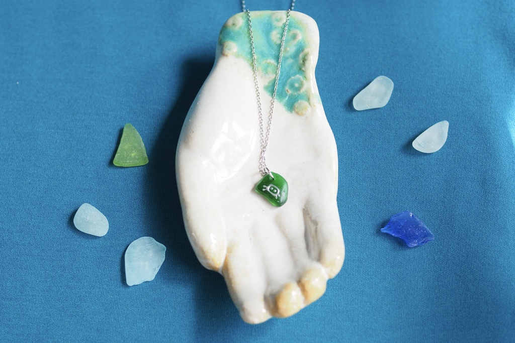 シーグラスネックレス(カニ)S-3