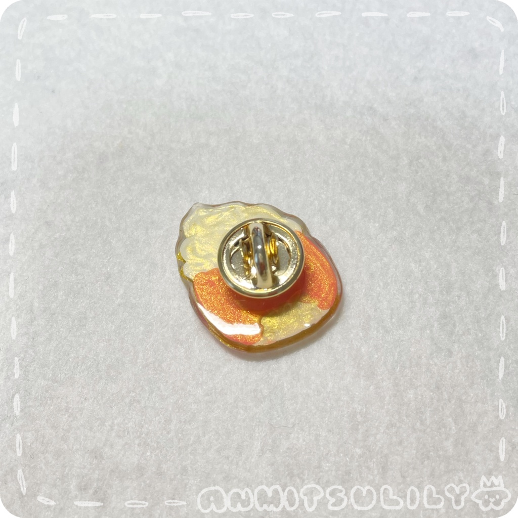 【一点物アイテム】ホイップいちごちゃんのピンブローチ(全2種)