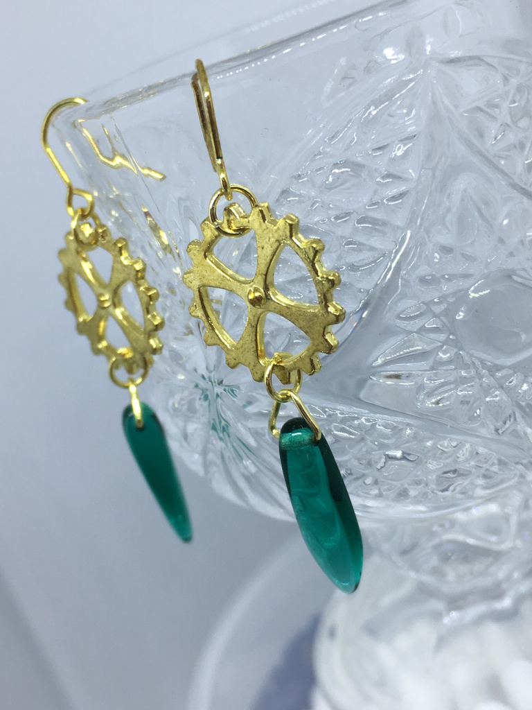 少女のしていた耳飾り