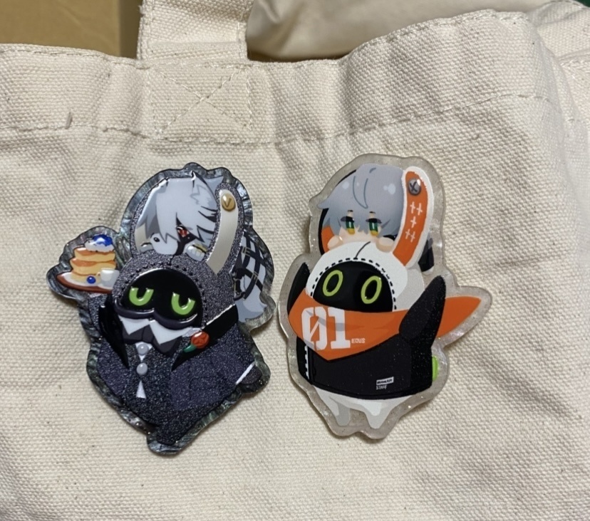 ライアキアクキー&ブローチ