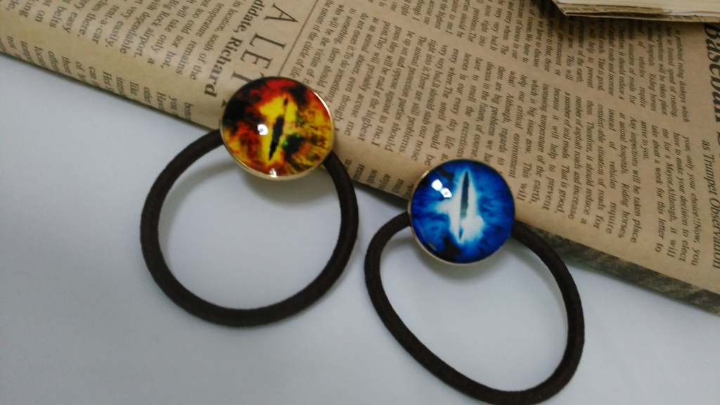 【暗闇で光る!】ドラゴンの目のヘアゴム