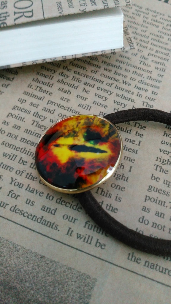 【暗闇で光る!】ドラゴンの目のヘアゴム