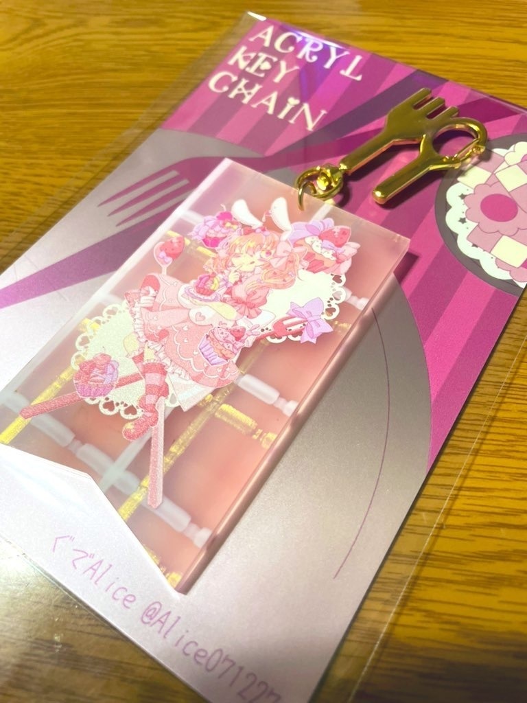 チェック柄アクリルキーホルダー