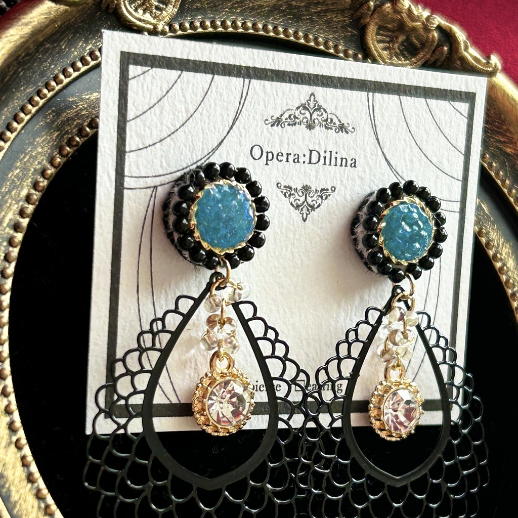 ブラック・リリー【ピアス・イヤリング】