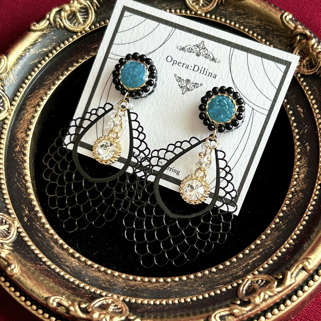 ブラック・リリー【ピアス・イヤリング】