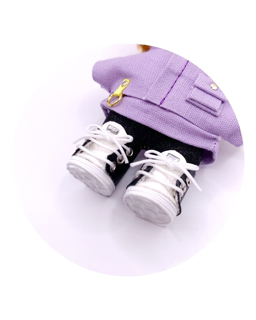 SIMPLE BLACK SNEAKER