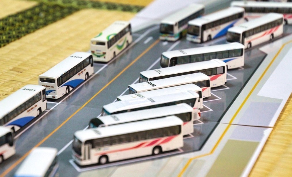 【PDF・模型用道路】天神の高速バスターミナル(1/150 バスコレ用道路シート/A4)