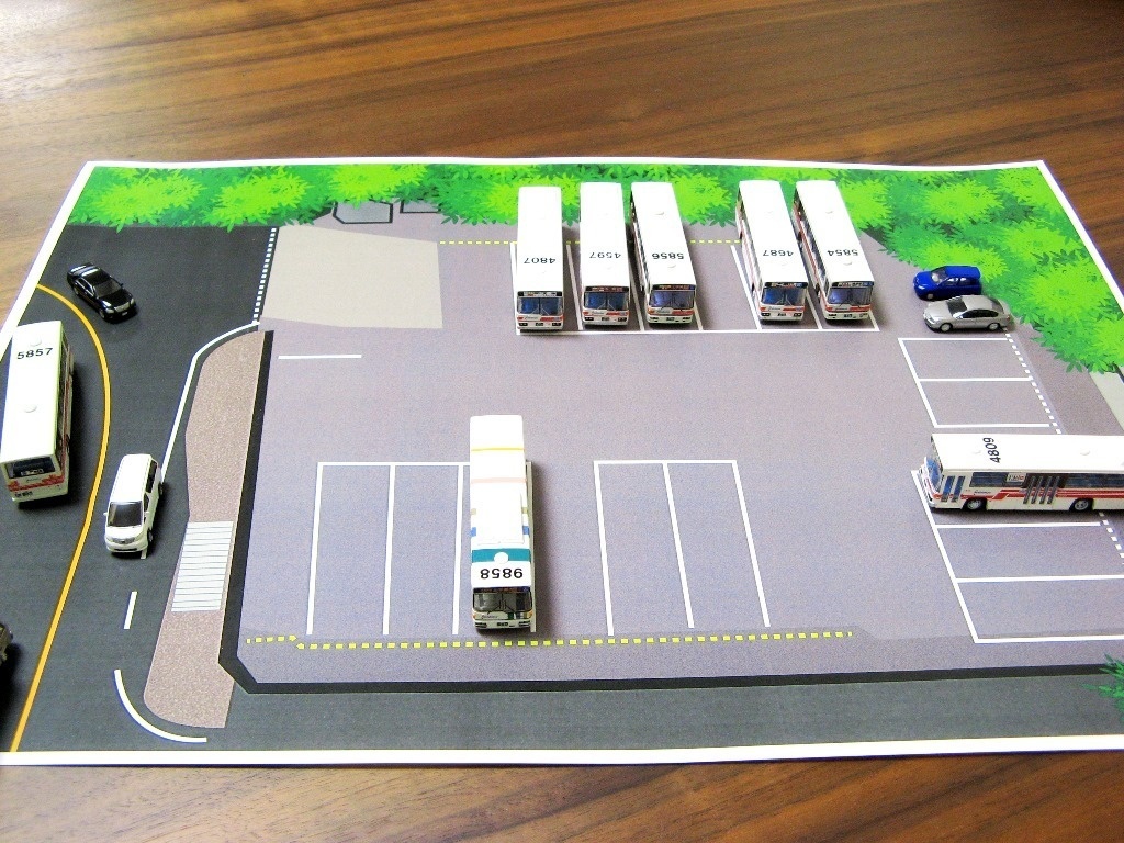 【PDF・模型用道路】桜ヶ丘車庫(1/150 バスコレ用道路シート/A3)