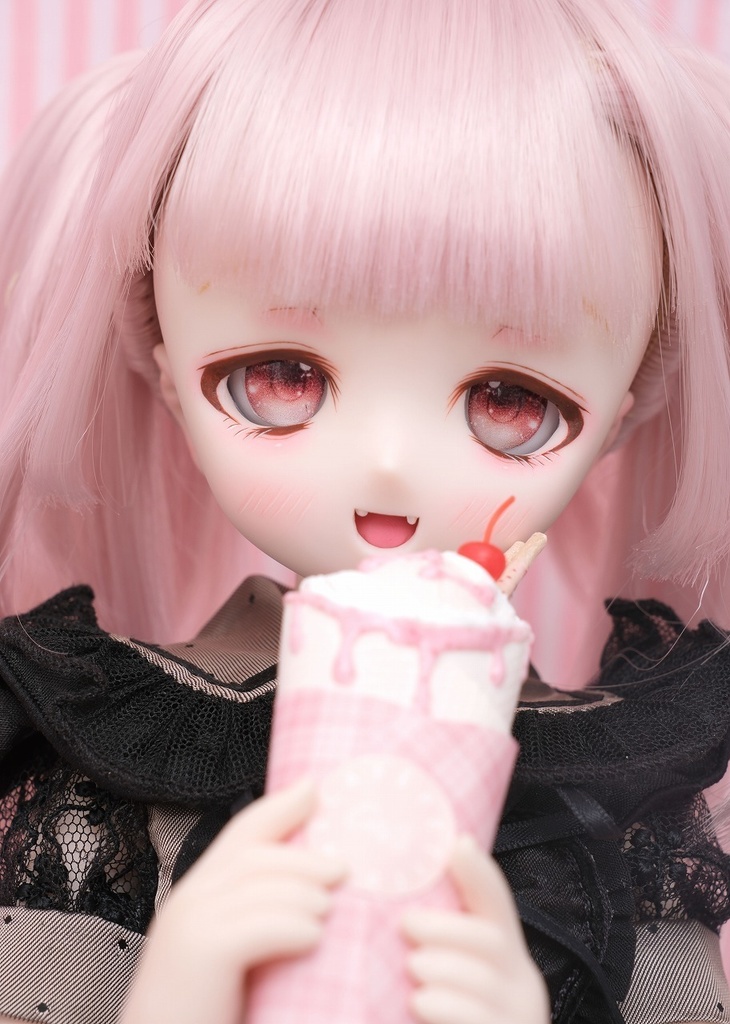 DDH-01 セミホワイト 開口ソフビ盛りカスタムヘッド+レジンアイ