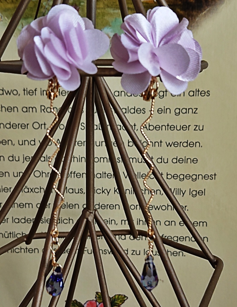 目覚ましたくない女の子