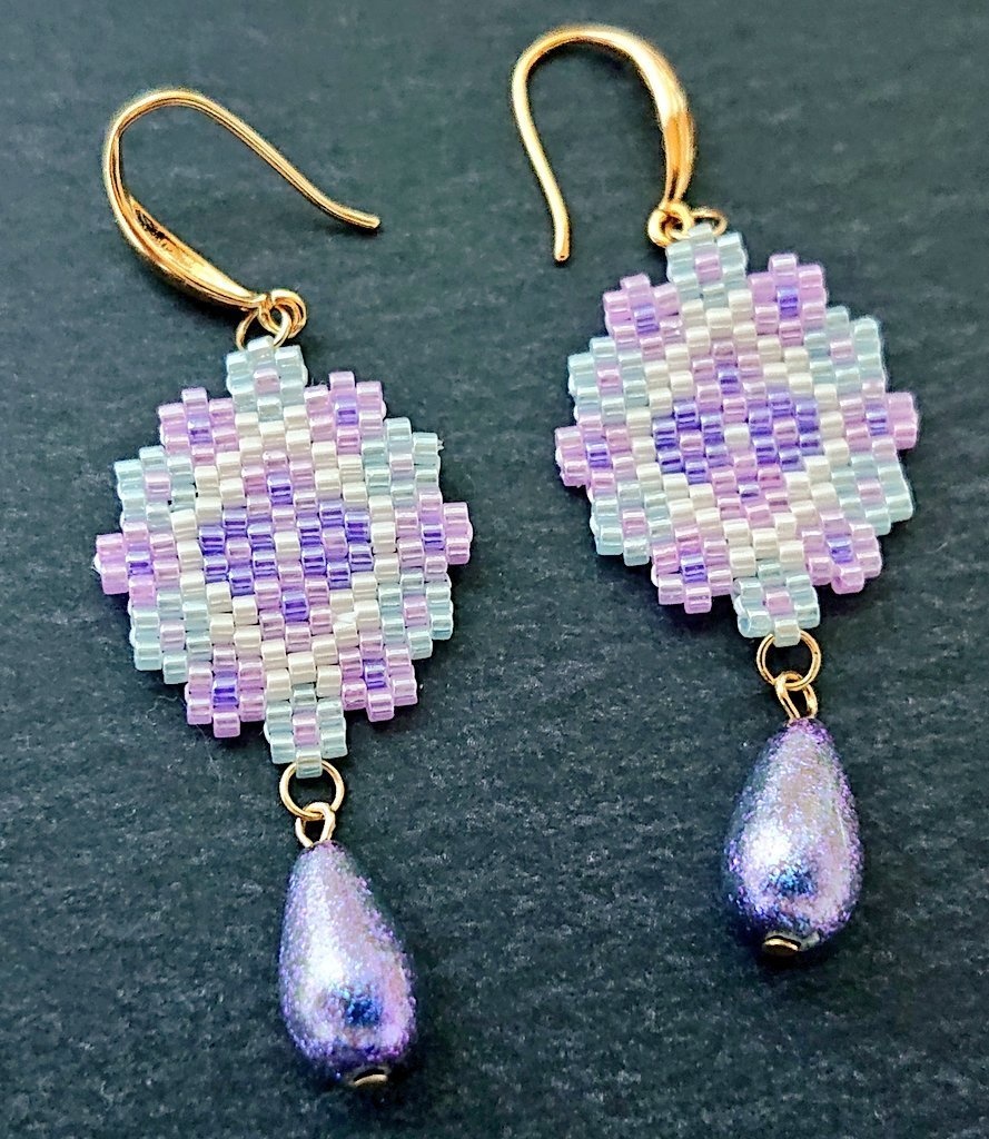 フラワーサークルのピアス(一点物)