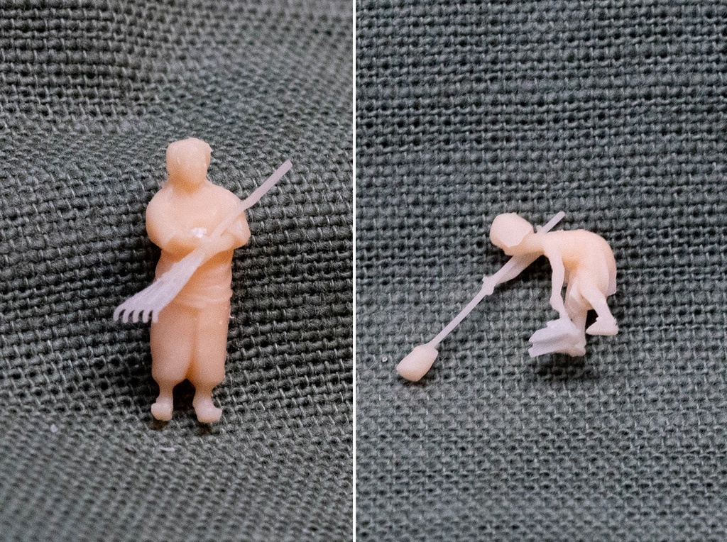 お掃除セット（1/80）　　　　　　　割烹着おばさん＋掃き掃除する子供