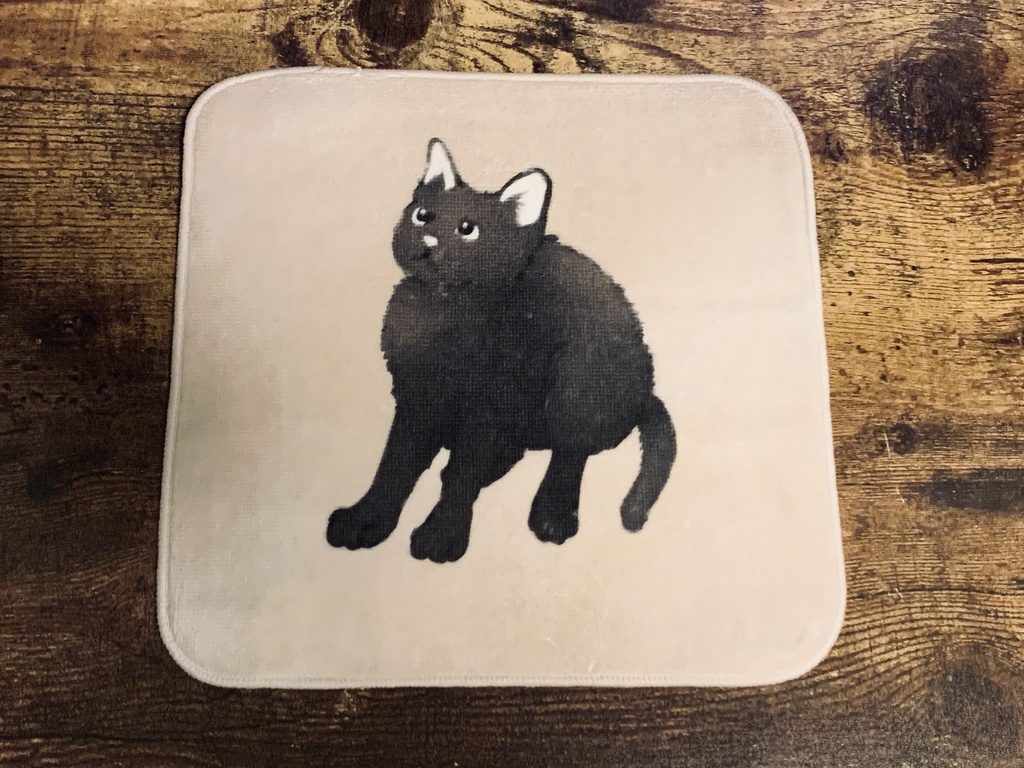 見上げ子猫-ハンドタオル