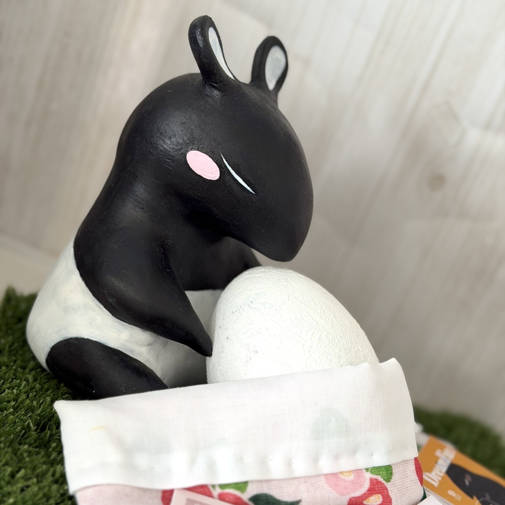 卵を育てる夢喰いバクさん