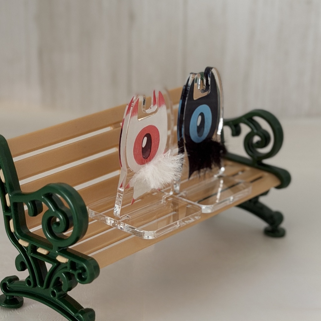 単眼ドラゴン アクリルスタンド 白 黒