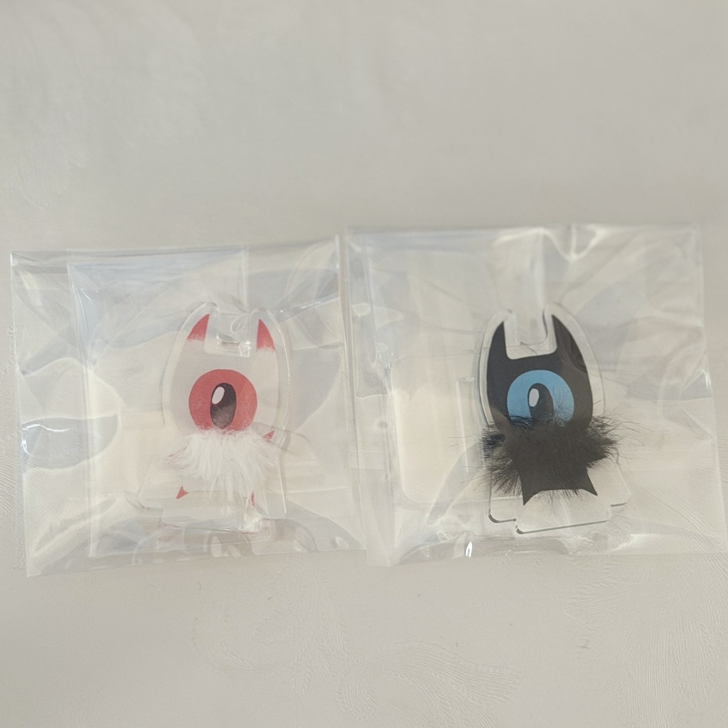 単眼ドラゴン アクリルスタンド 白 黒