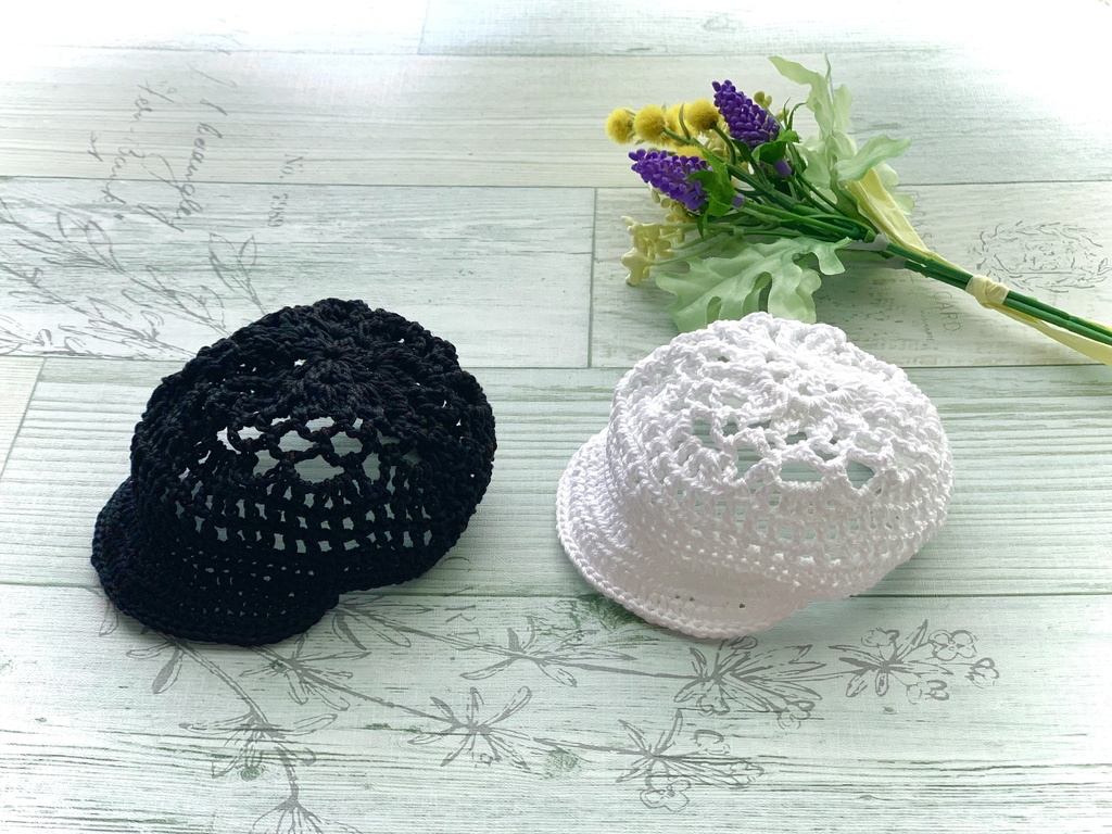 飾り編みのキャスケット帽子