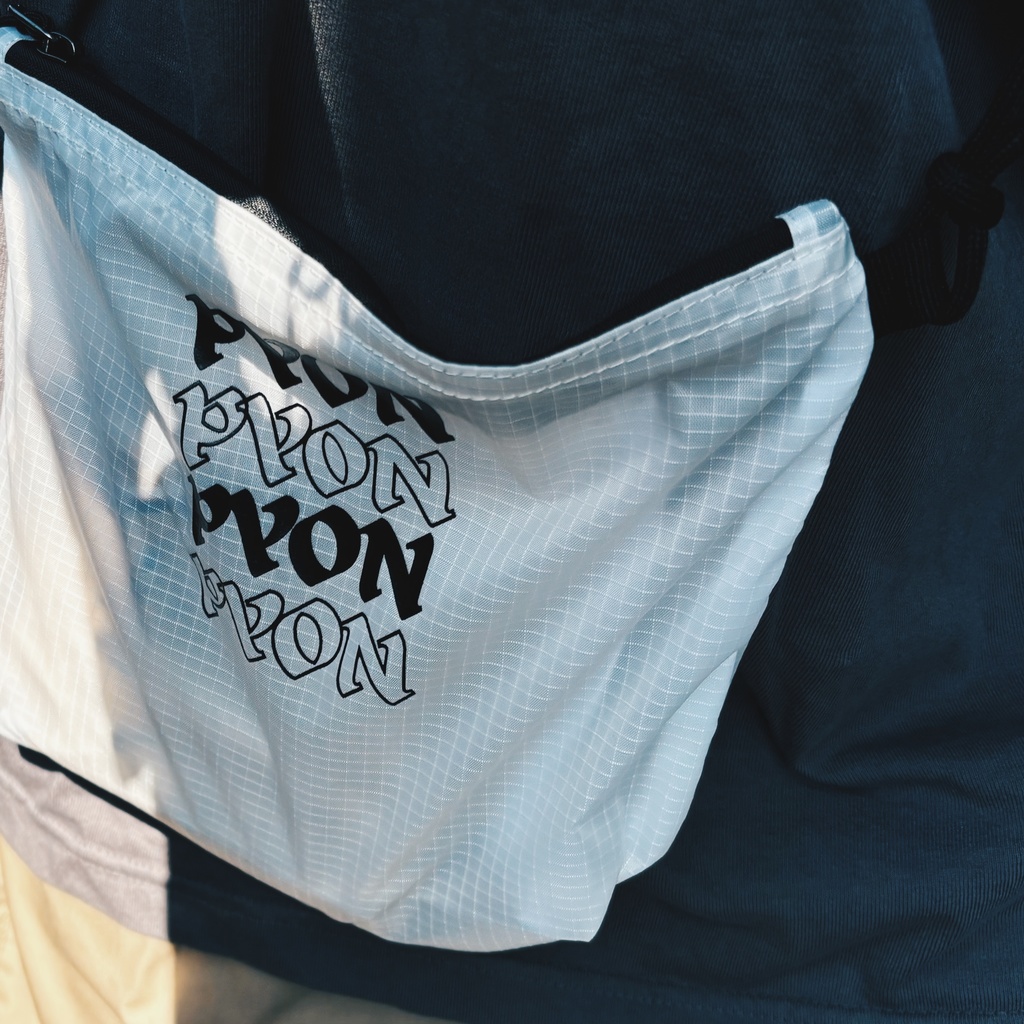PYONサコッシュ