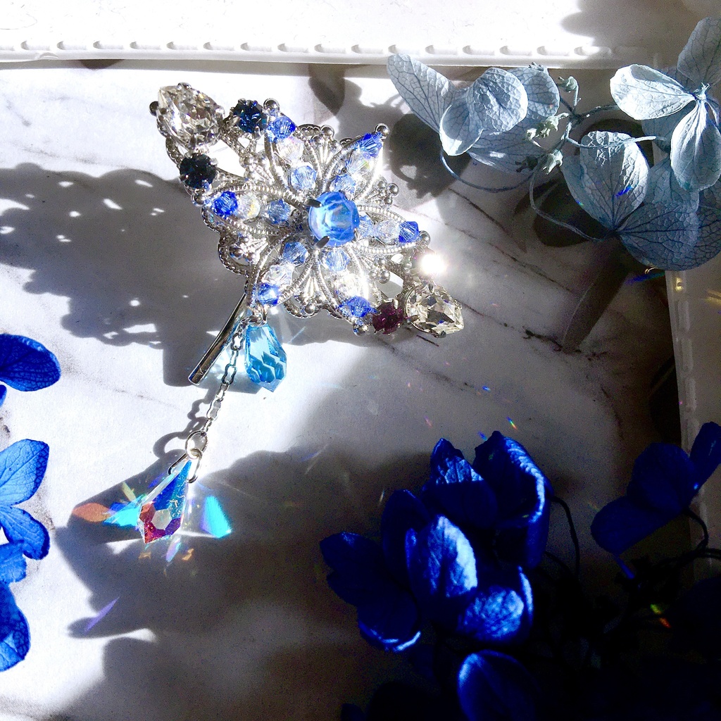 巡る《物語》の髪飾り