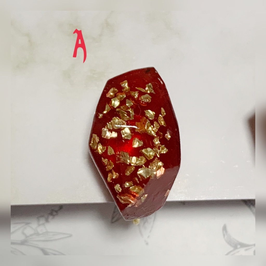 鉱石風 1粒イヤリング 納棺師