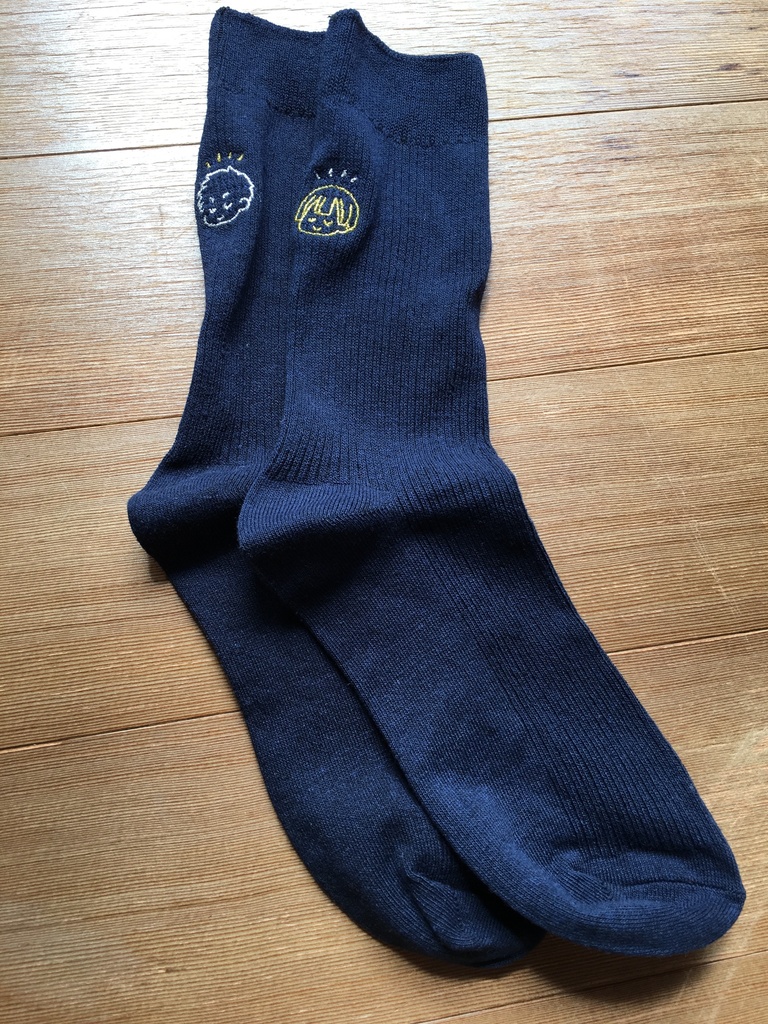 刺繍ソックスとポーチ
