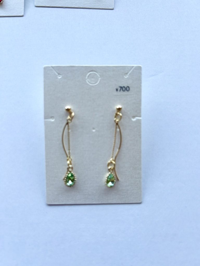 推し色ガラスチャームピアス