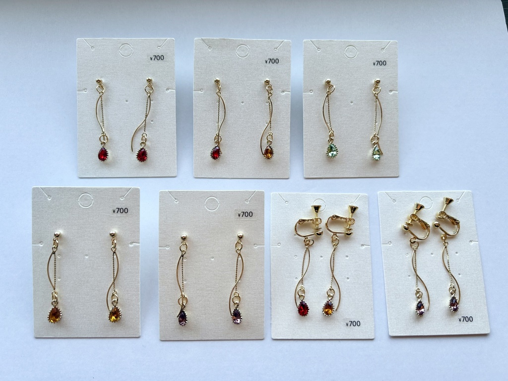推し色ガラスチャームピアス