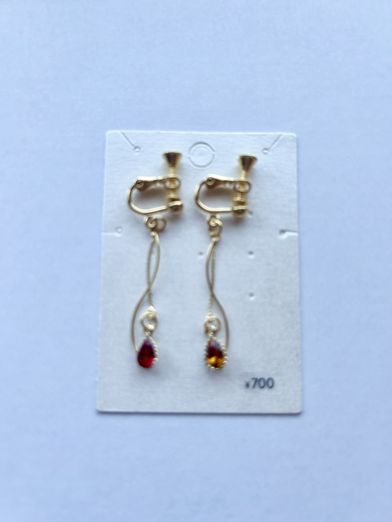 推し色ガラスチャームピアス