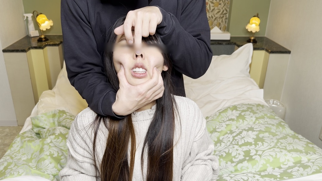 かほさんに顔責め