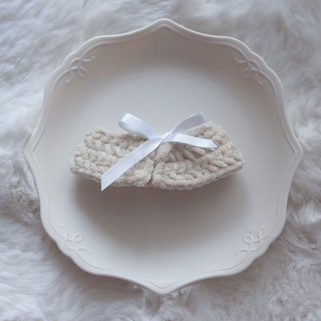 キラキラ猫耳ニットとケープ