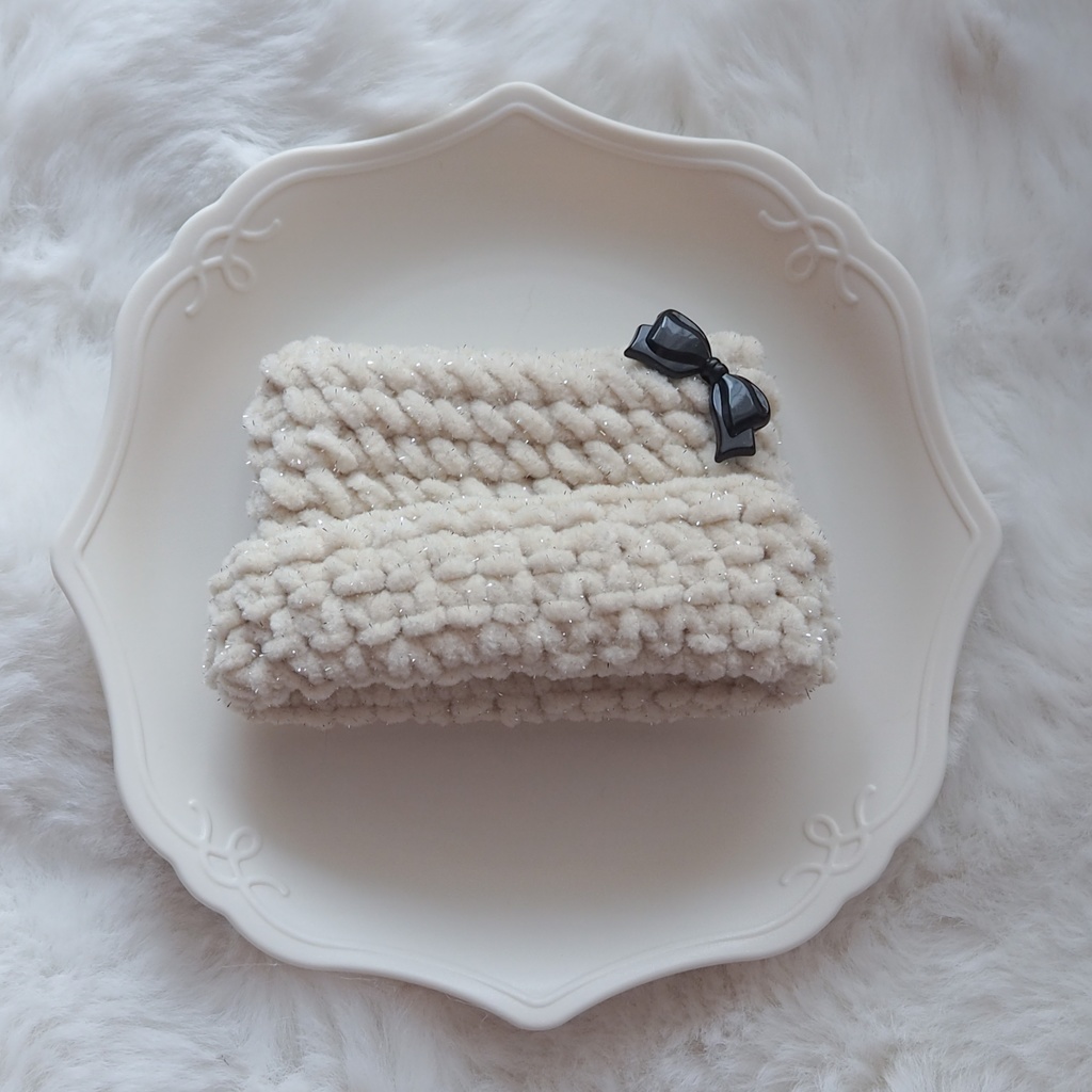 キラキラ猫耳ニットとケープ