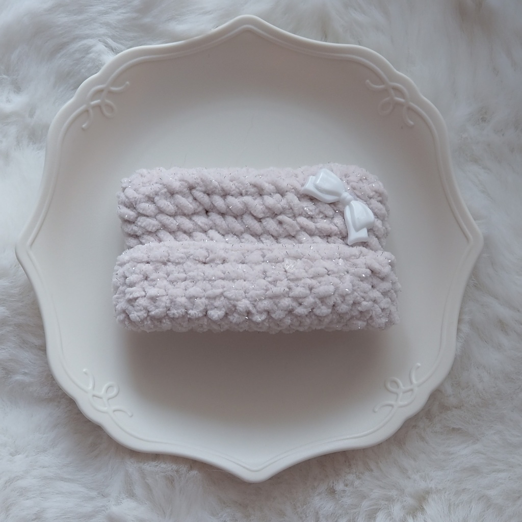 キラキラ猫耳ニットとケープ