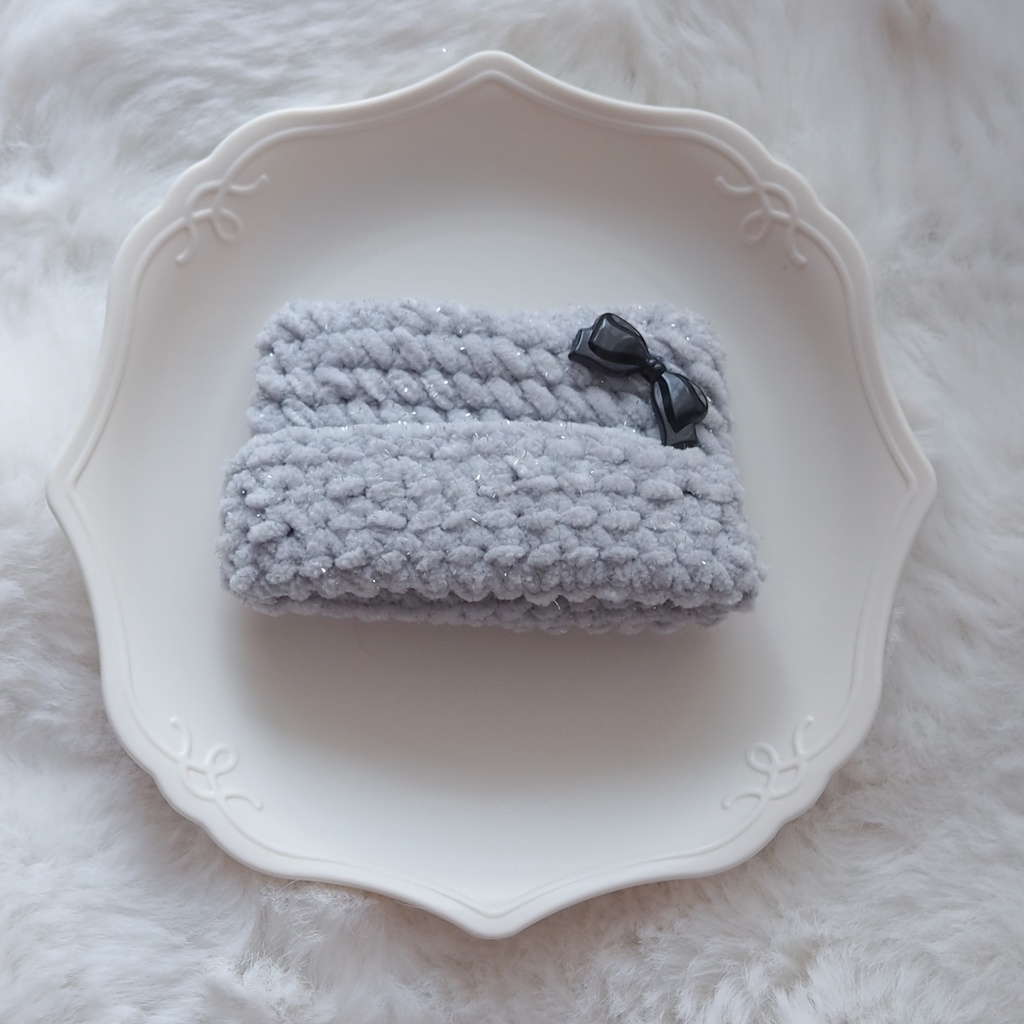 キラキラ猫耳ニットとケープ