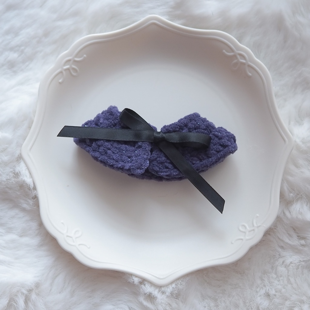 キラキラ猫耳ニットとケープ